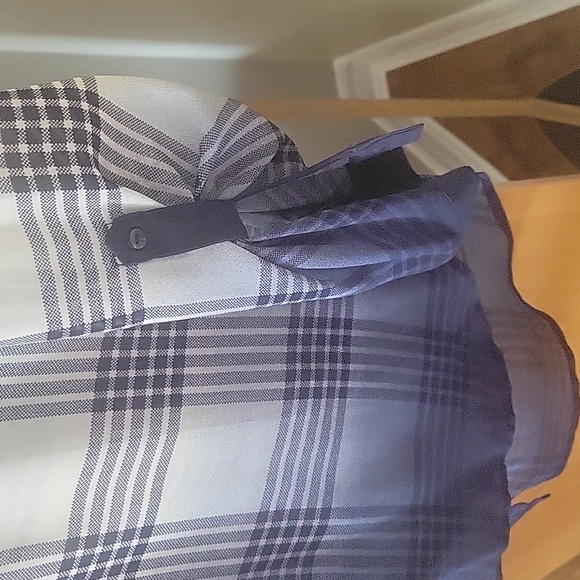 Reitmans L blouse - Picture 2 of 4